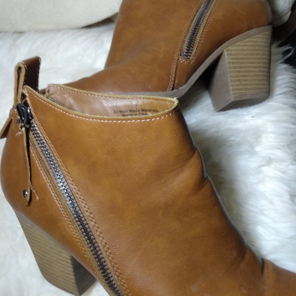 Ankle boots